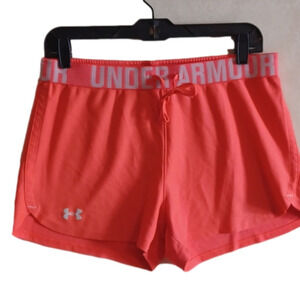 Under Armour  loose shorts.  Small. Good used condition, no flaws.